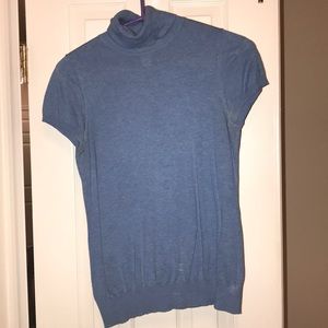 Short sleeve sweater turtle neck